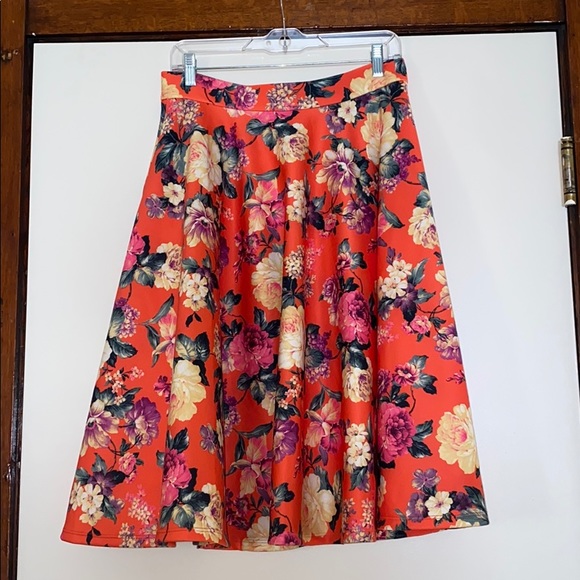 ASOS floral print circle skirt in scuba material - Picture 3 of 6
